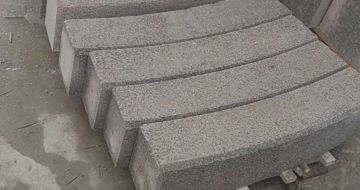 上饶芝麻白弧形路牙石