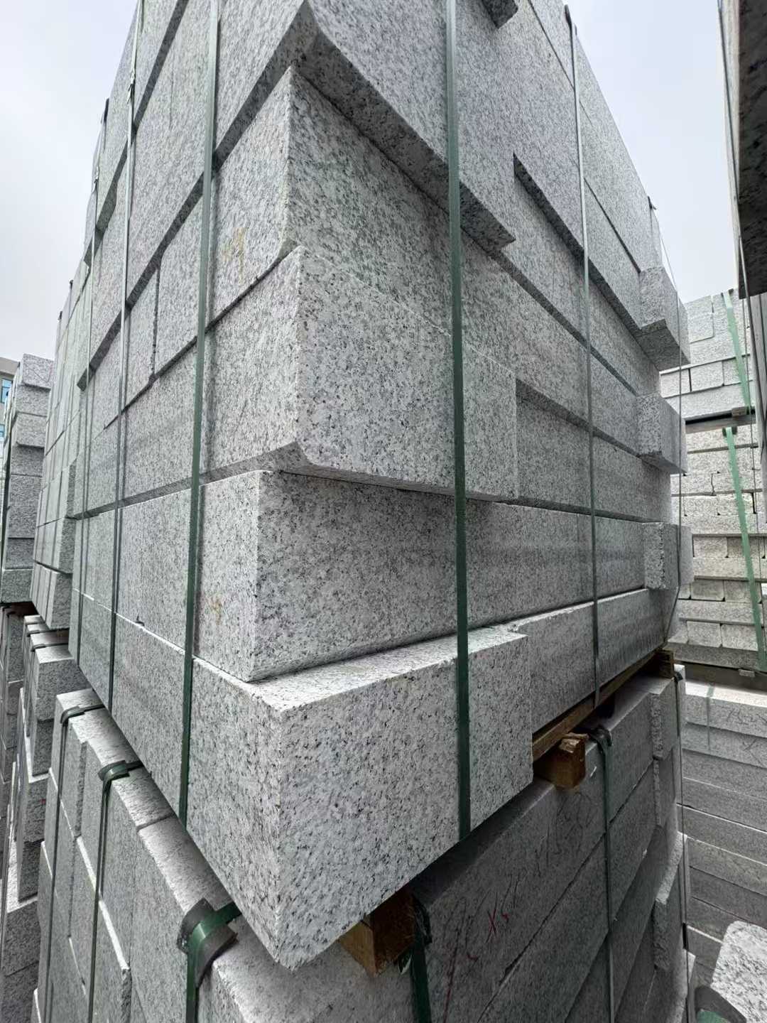 上饶芝麻白路牙石 马路牙子