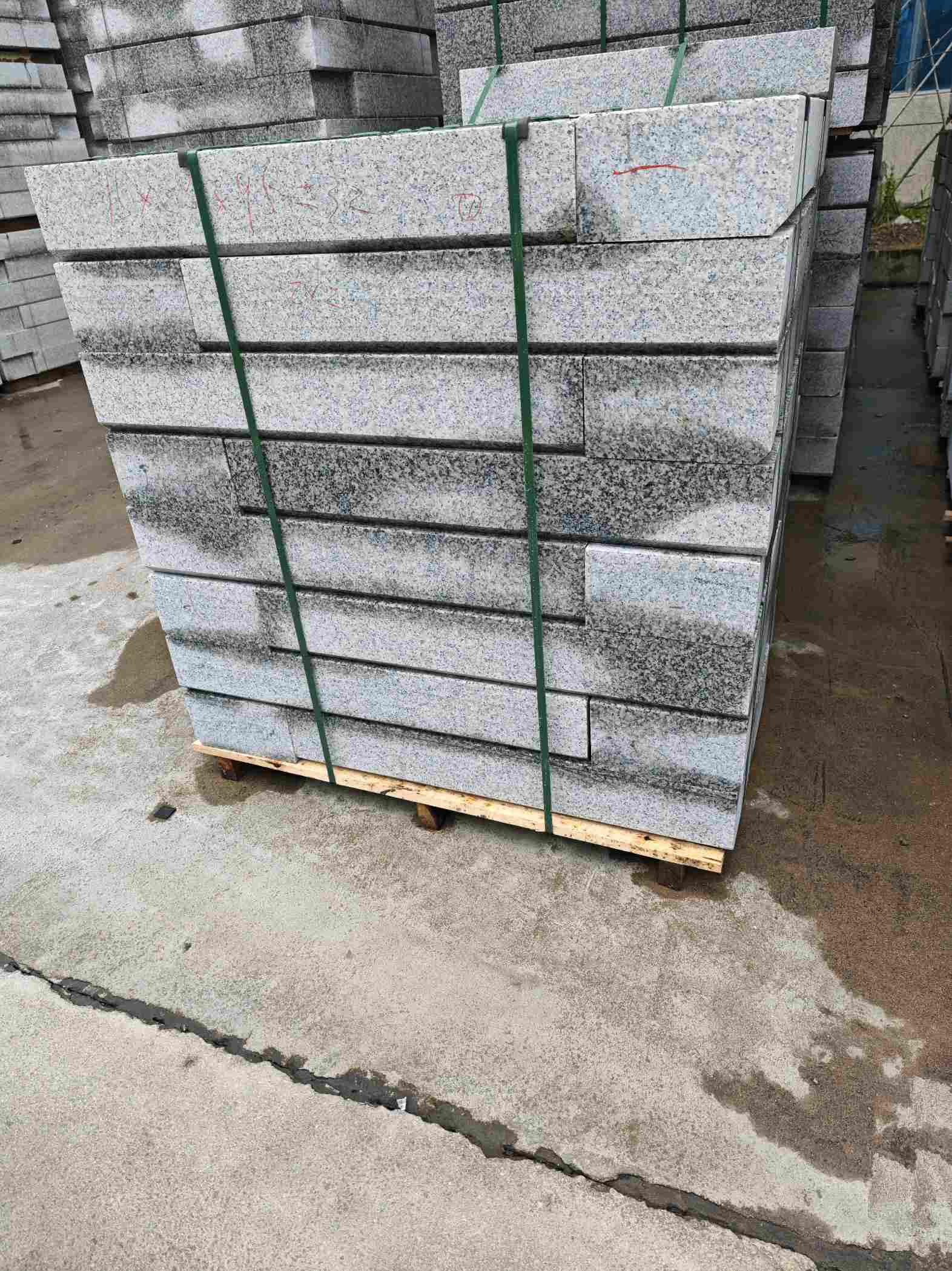 上饶芙蓉白路牙石，马路牙子